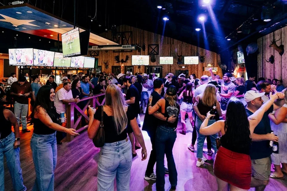 Cattlemen's Country Club interior